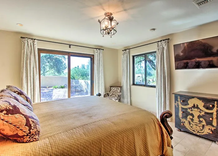 Luxe Vineyard W/ Views & Fire Pit Tucson