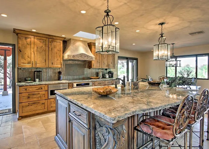 Luxe Vineyard W/ Views & Fire Pit Holiday home *